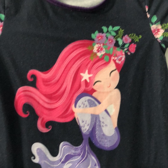 Size 5 jean skirt size 4 dress but it will fit a size 5 it runs big - Picture 5 of 5